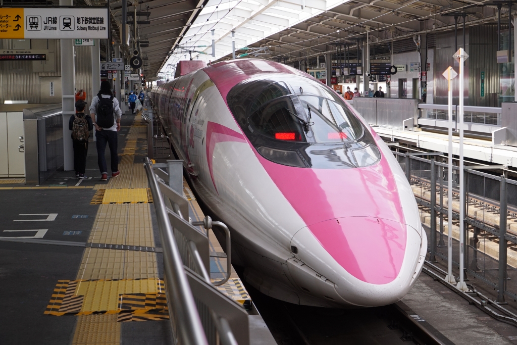Hello Kitty Shinkansen 500