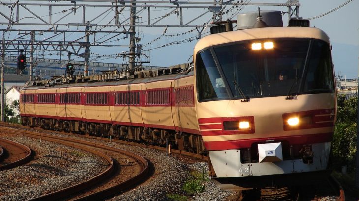 【悲報】485系が全廃へ。JR東の観光列車が最後の車両に