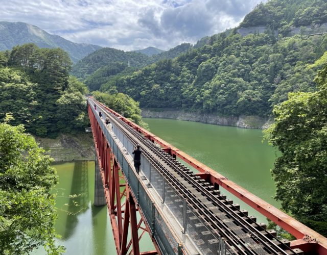 大井川の魅力ある吊り橋を訪ねて