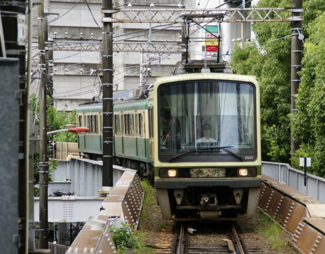 江ノ島電鉄、減便ダイヤ改正を実施。71年ぶりに12分間隔を崩す