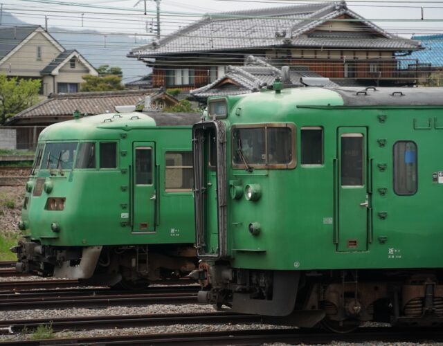 緑の113系・117系が留置中の京都支所を見てきました