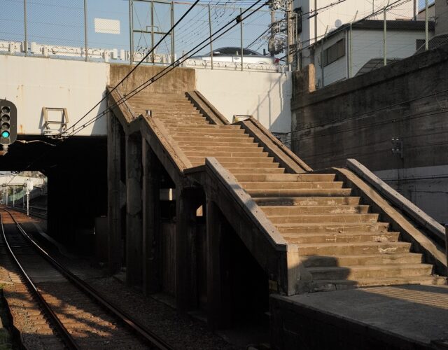 【阪神】岩屋駅の「トマソン階段」を見てきました
